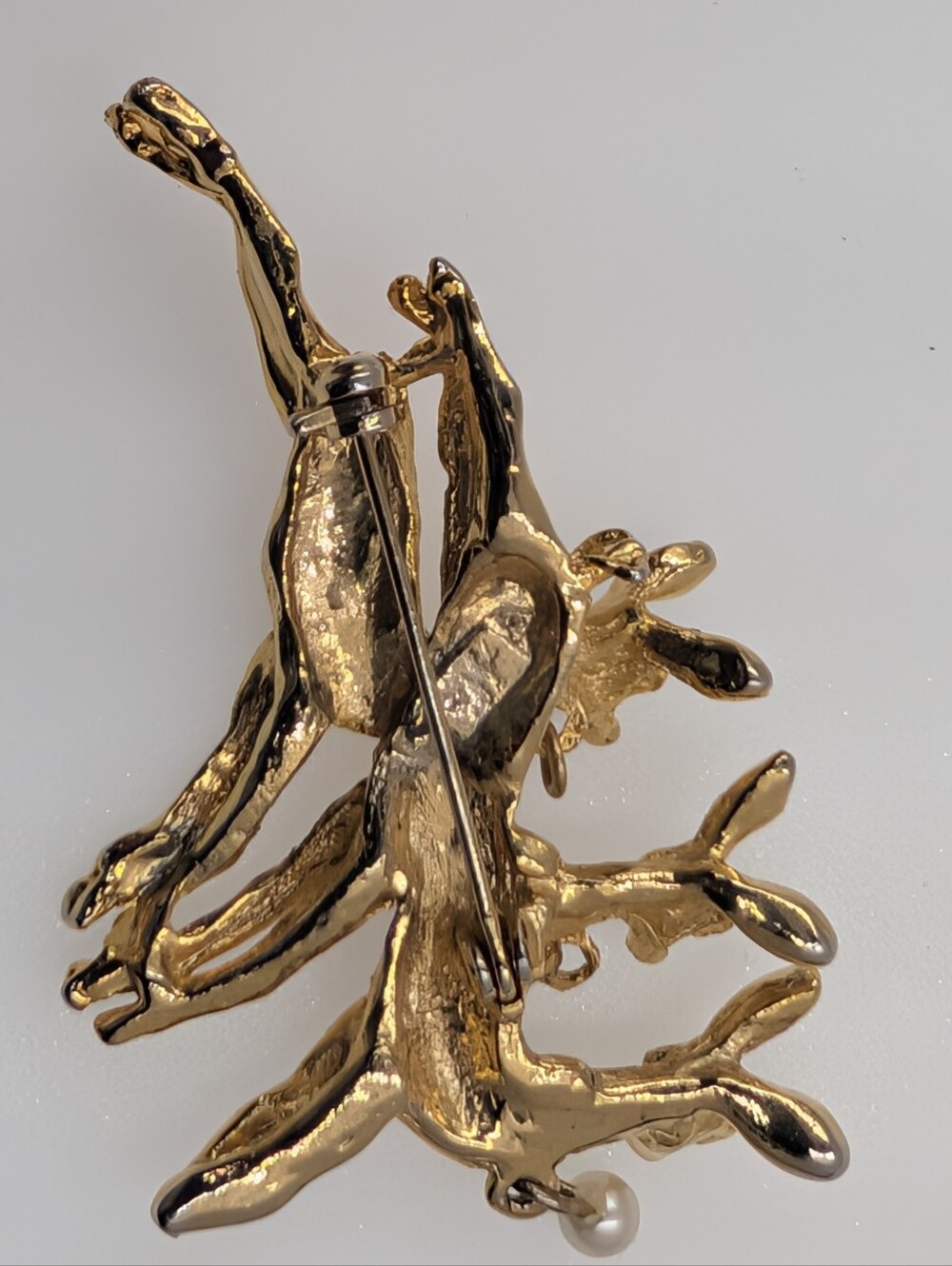 VINTAGE AAI Reindeer Brooch Pin | Trio of Leaping Deer Gold Tone Faux Pearl C41 - Picture 5 of 8
